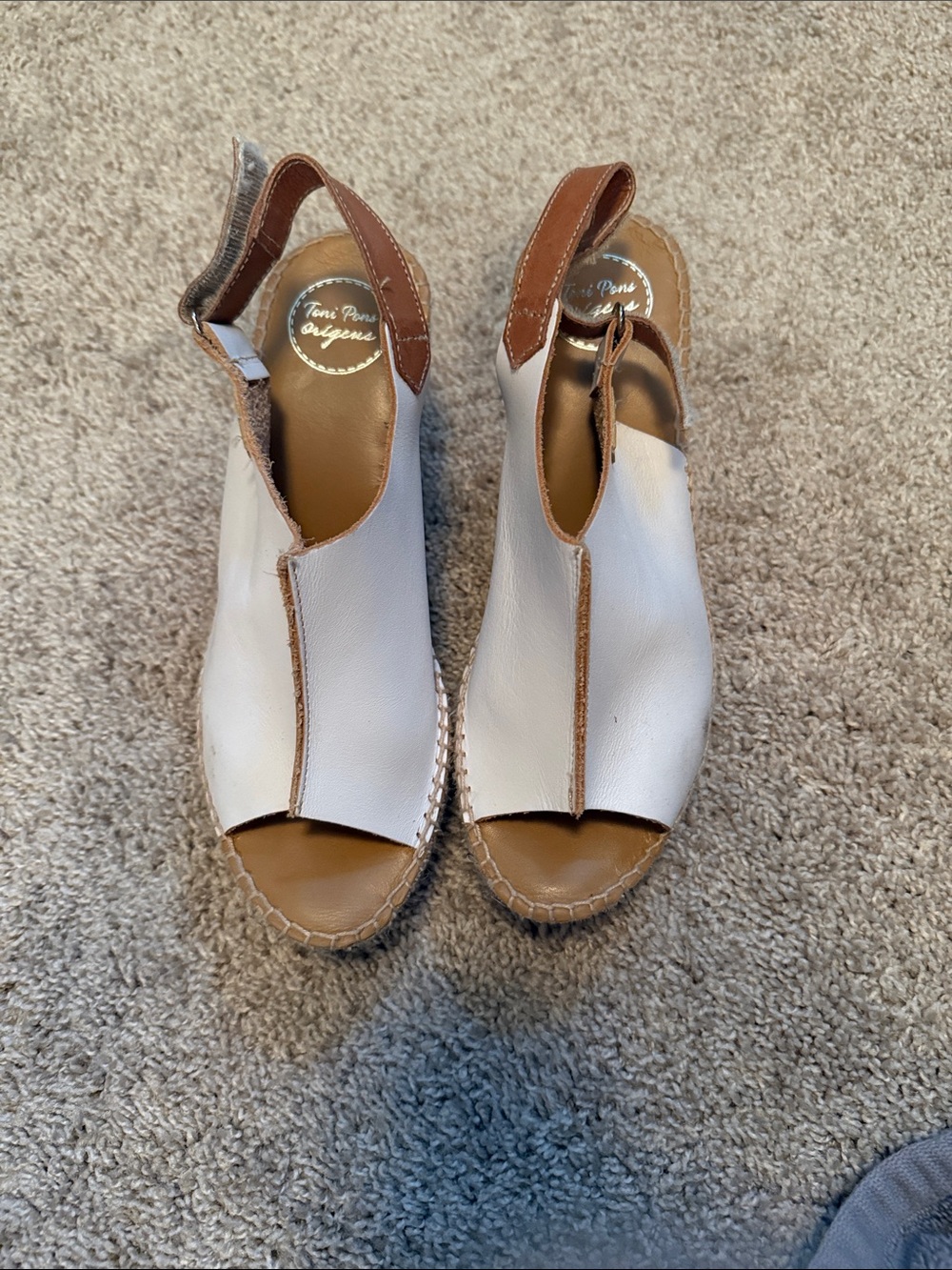 White wedges